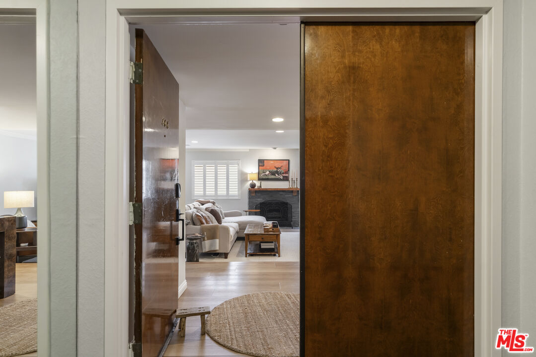 14560 Benefit Street, Unit 206 Sherman Oaks, CA 91403 - Photo 4 of 42