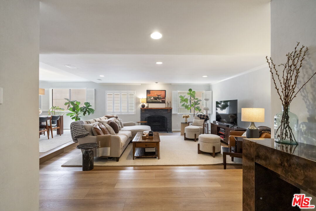 14560 Benefit Street, Unit 206 Sherman Oaks, CA 91403 - Photo 6 of 42