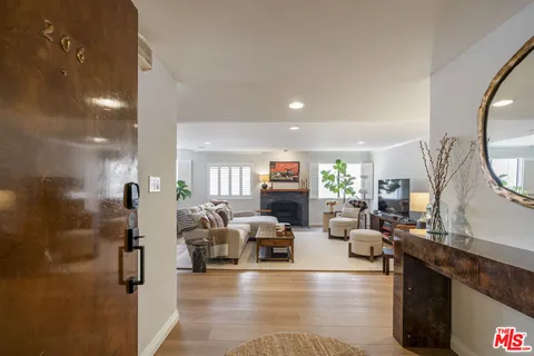 $898,000 | 14560 Benefit Street, Unit 206, Sherman Oaks, CA 91403