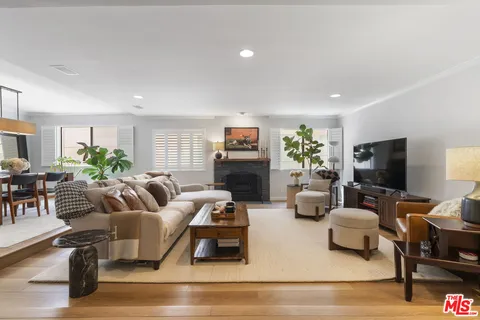 $898,000 | 14560 Benefit Street, Unit 206, Sherman Oaks, CA 91403