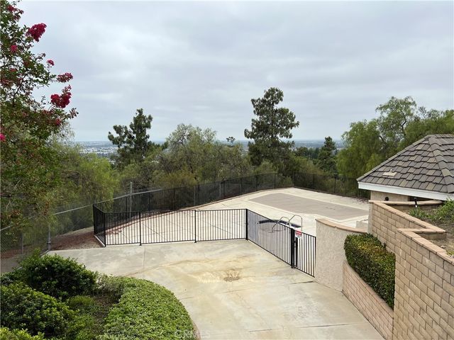 $1,035,000 | 4348 East Terra Vista Lane, Anaheim Hills, CA 92807