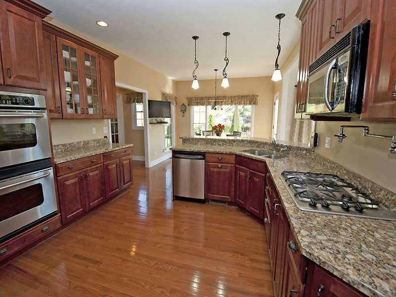 121 Rabold Drive Wexford, PA 15090 - Photo 2 of 17 Kitchen.