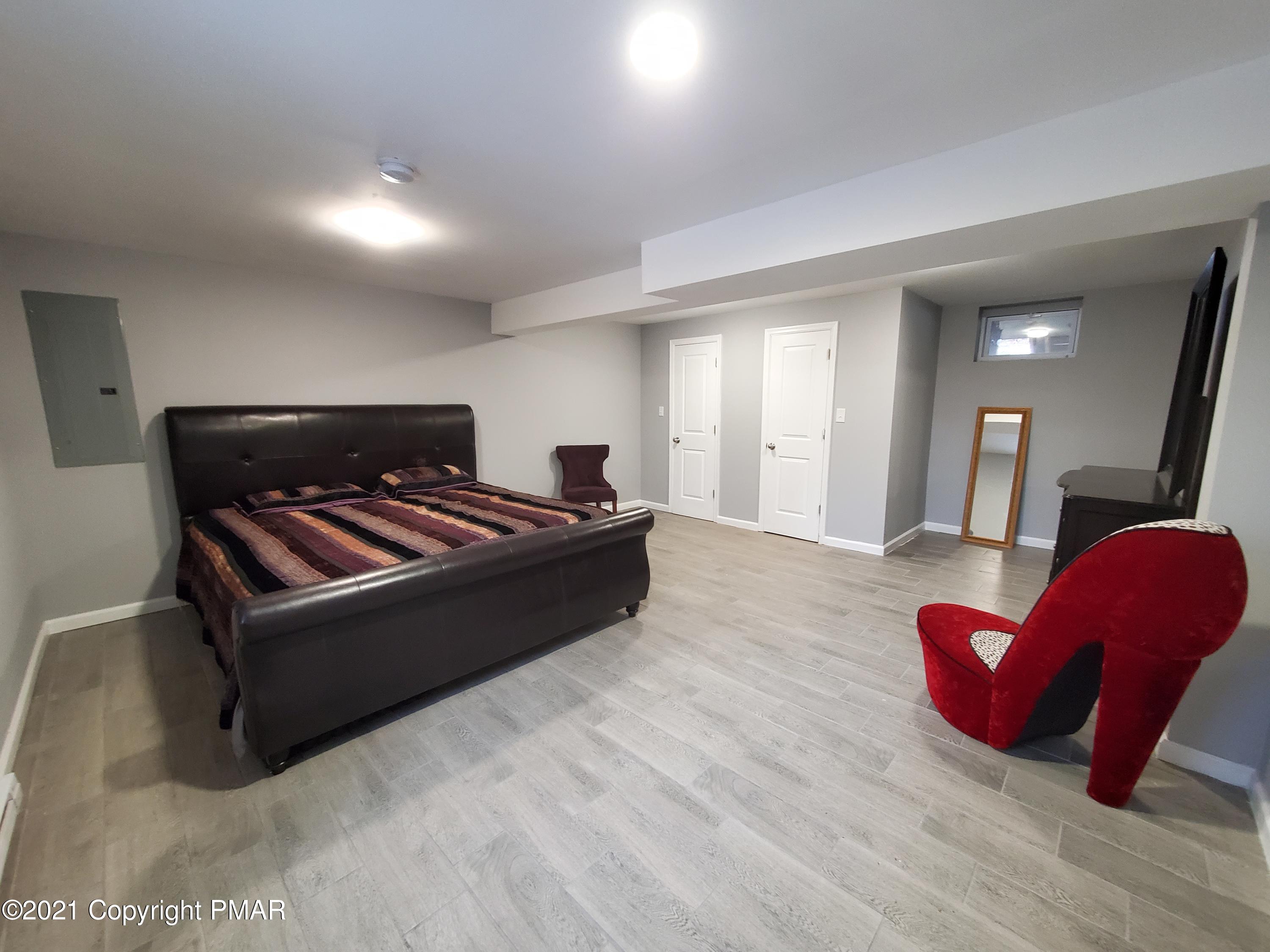 132 Mountain View Road Greeley, PA 18425 - Photo 8 of 33 LL bedroom