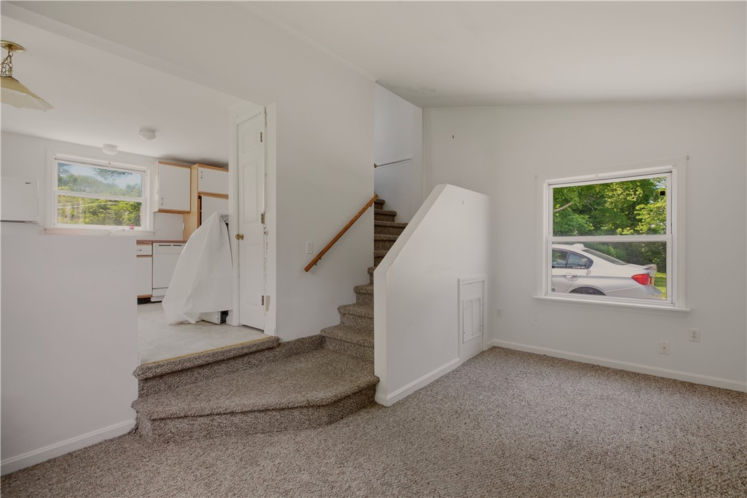 21 E Road Tiverton, RI 02878 - Photo 26 of 39