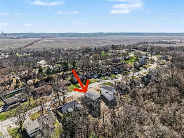 $550,000 | 5516 Northwest Verlin Drive, Kansas City, MO 64152