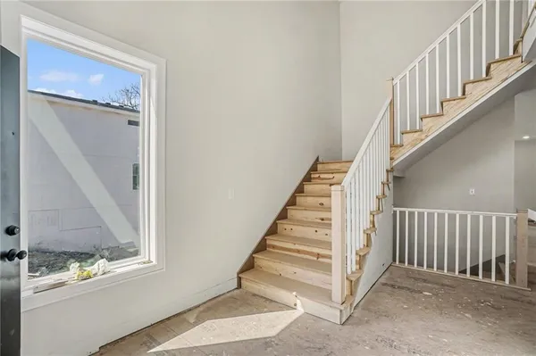 $550,000 | 5516 Northwest Verlin Drive, Kansas City, MO 64152