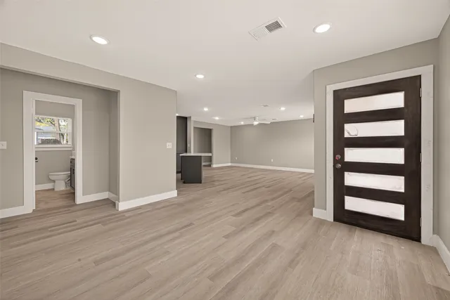 $2,000 | 3527 La Retama Drive, Houston, TX 77013