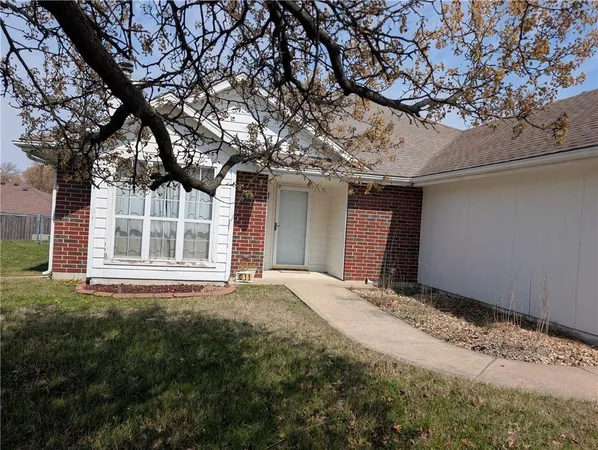 $230,000 | 1011 Bedford Drive, Warrensburg, MO 64093