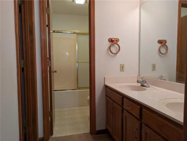 $230,000 | 1011 Bedford Drive, Warrensburg, MO 64093