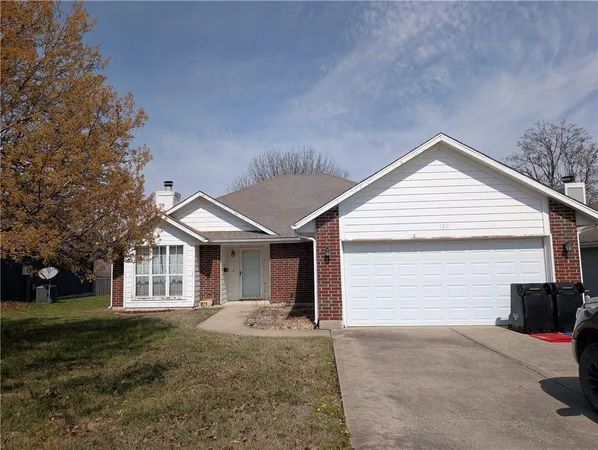 $230,000 | 1011 Bedford Drive, Warrensburg, MO 64093