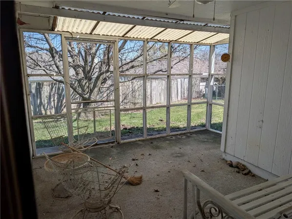 $230,000 | 1011 Bedford Drive, Warrensburg, MO 64093