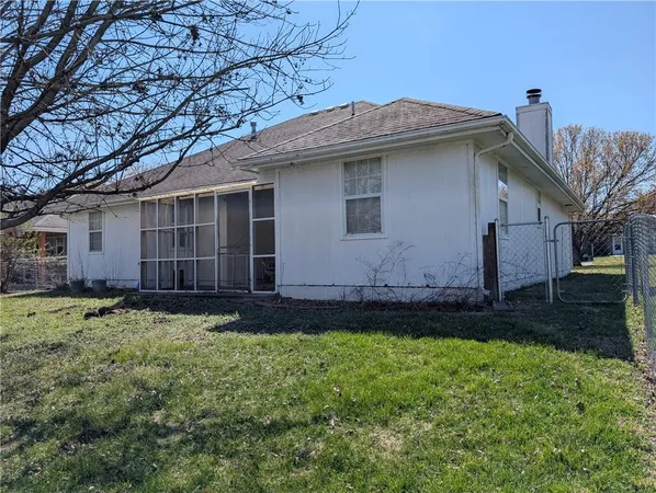 $230,000 | 1011 Bedford Drive, Warrensburg, MO 64093