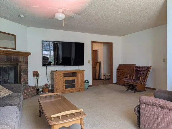 $230,000 | 1011 Bedford Drive, Warrensburg, MO 64093