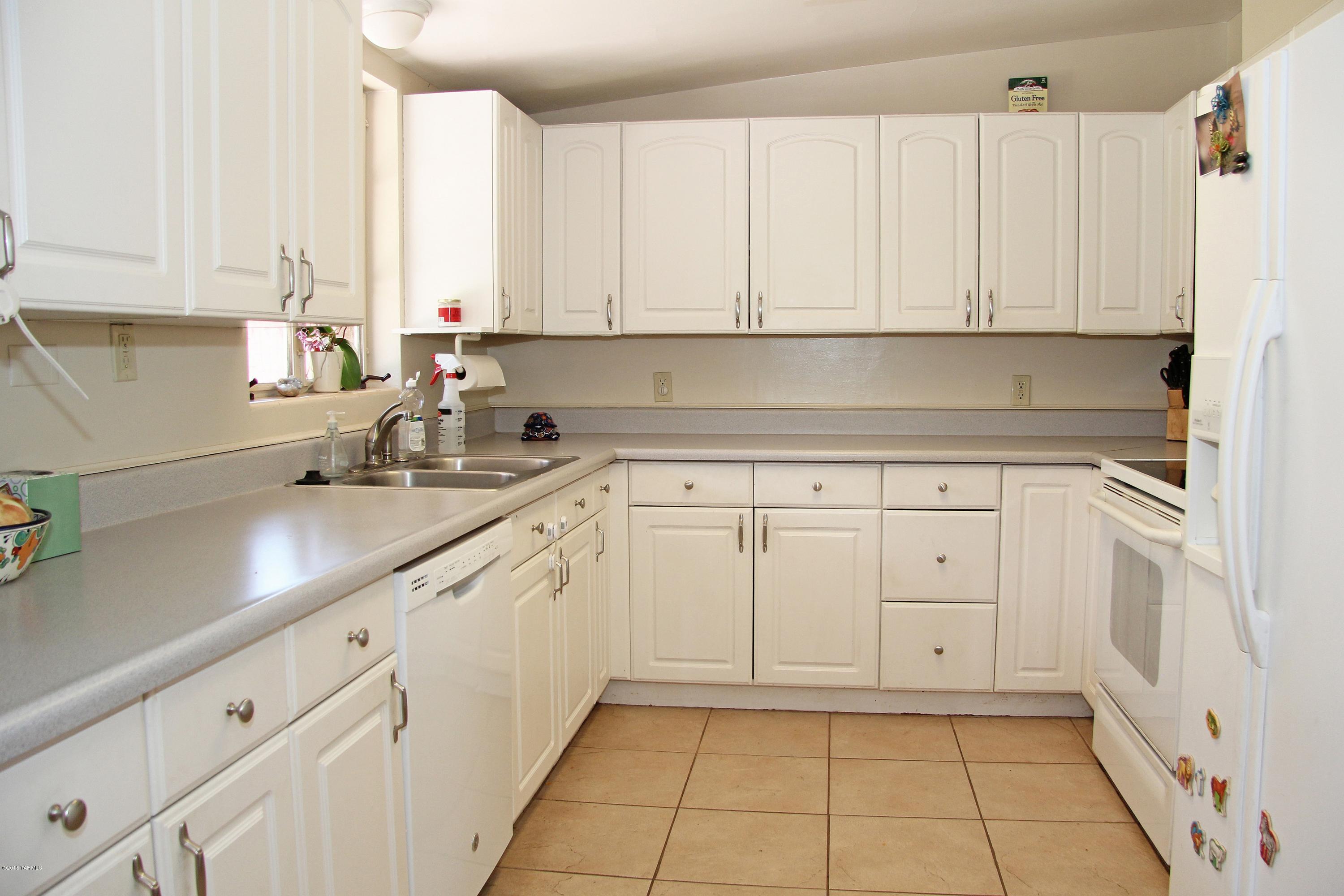 2904 East Kleindale Road Tucson, AZ 85716 - Photo 10 of 16 Gallery Image 10