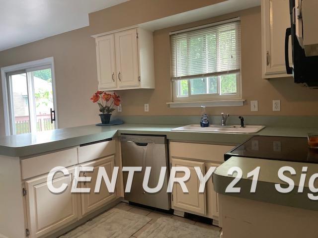 327 East River Road Flushing, MI 48433 - Photo 7 of 19