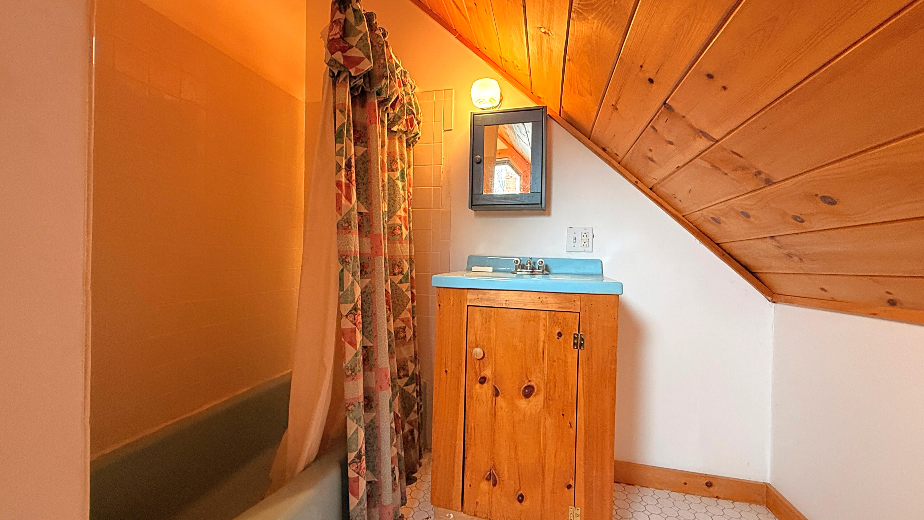 16 School Street Lubec, ME 04652 - Photo 20 of 25 Full Bathroom Third Floor