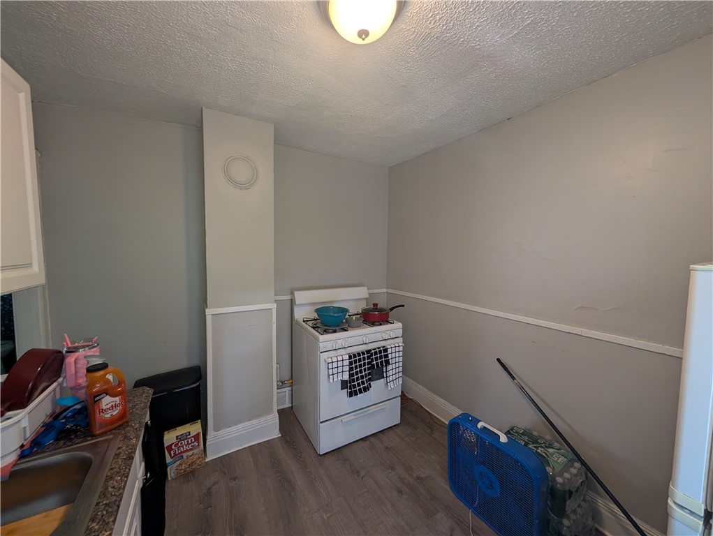 15 Home Place Rochester, NY 14611 - Photo 33 of 36
