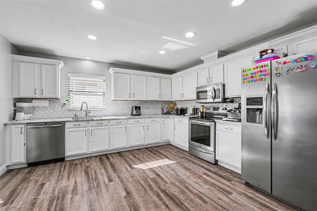 1710 Tallowtree Circle Valrico, FL 33594 - Photo 16 of 30