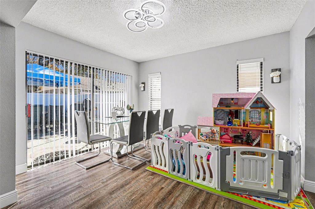 1710 Tallowtree Circle Valrico, FL 33594 - Photo 19 of 30