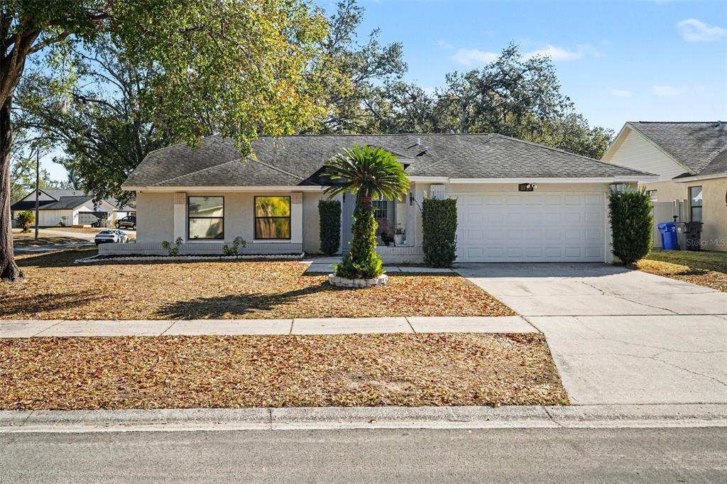 1710 Tallowtree Circle Valrico, FL 33594 - Photo 2 of 30