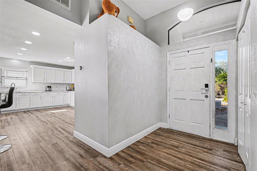 1710 Tallowtree Circle Valrico, FL 33594 - Photo 6 of 30