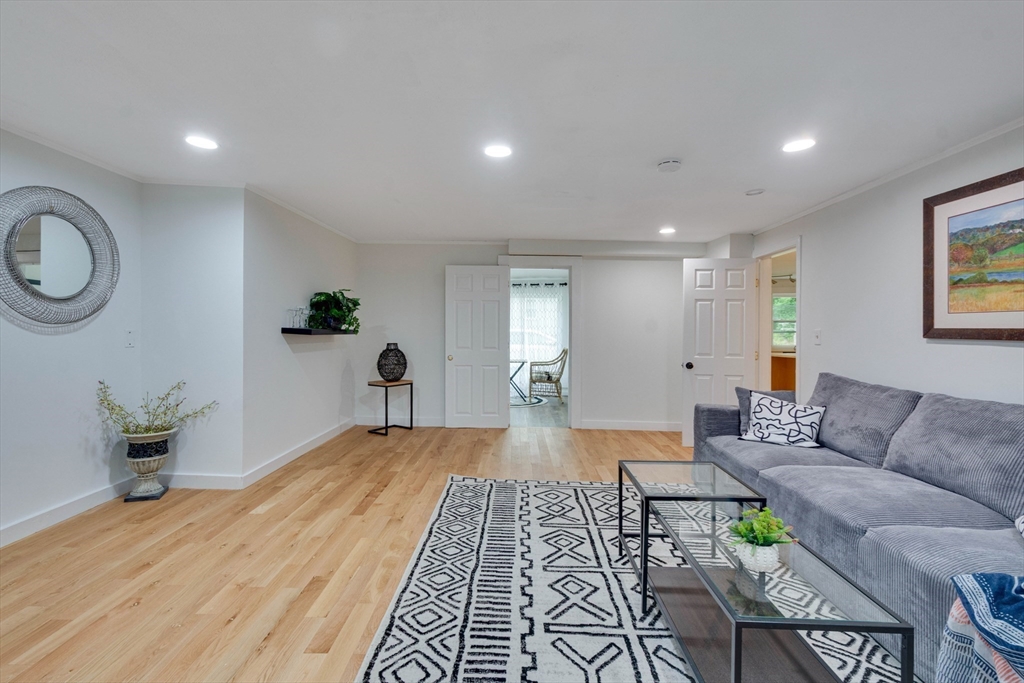 12 Temple Avenue Hudson, MA 01749 - Photo 5 of 32