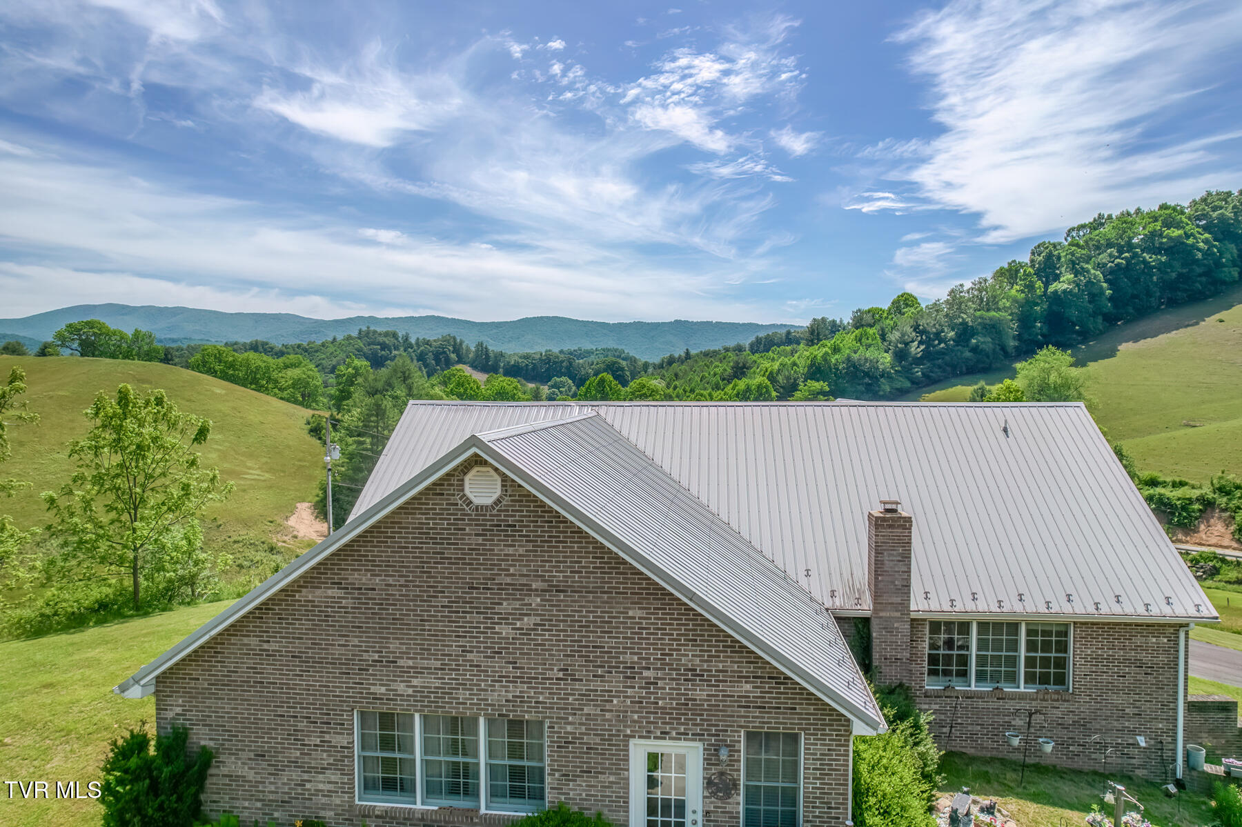 1044 Waters Road Laurel Bloomery, TN 37680 - Photo 6 of 72 1044 Waters Rd-6