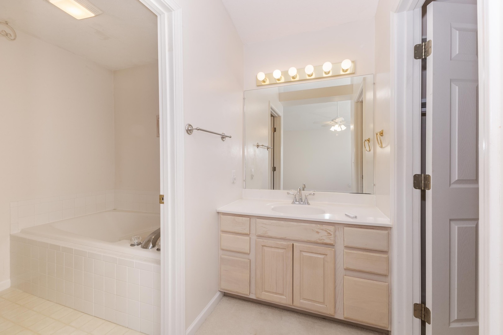 1015 Sawgrass Drive Normal, IL 61761 - Photo 40 of 60