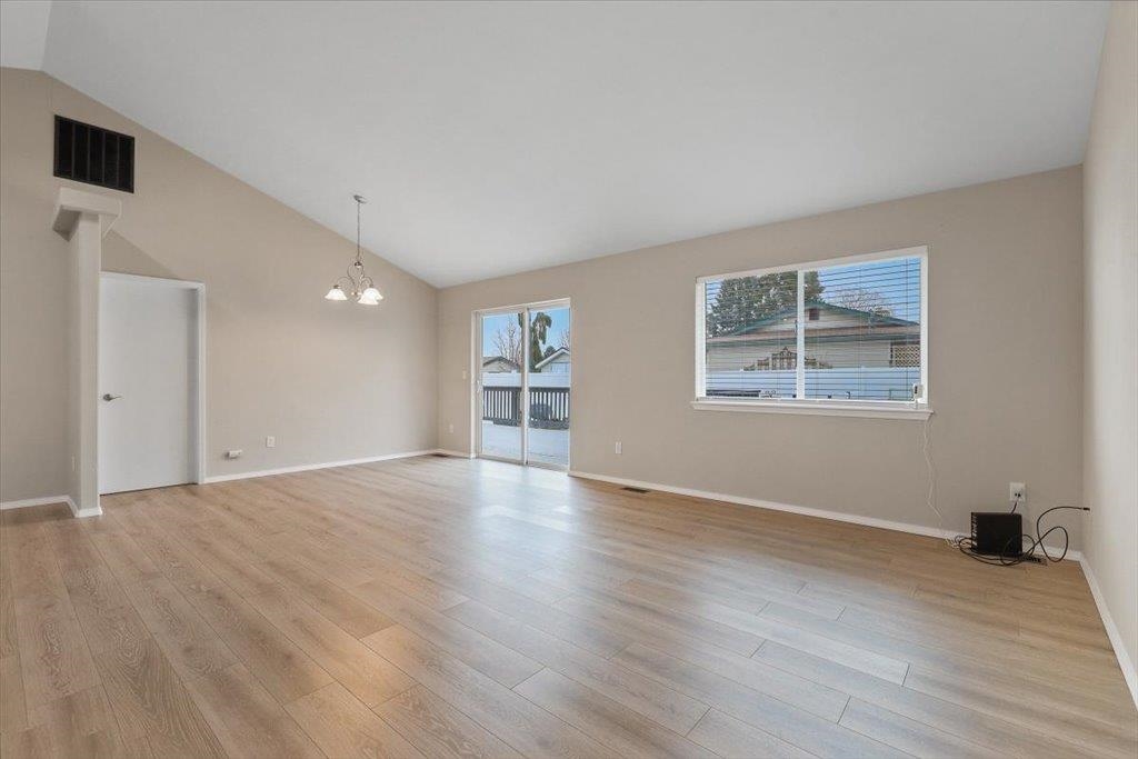 721 South McMillan Road Spokane Valley, WA 99016 - Photo 7 of 35