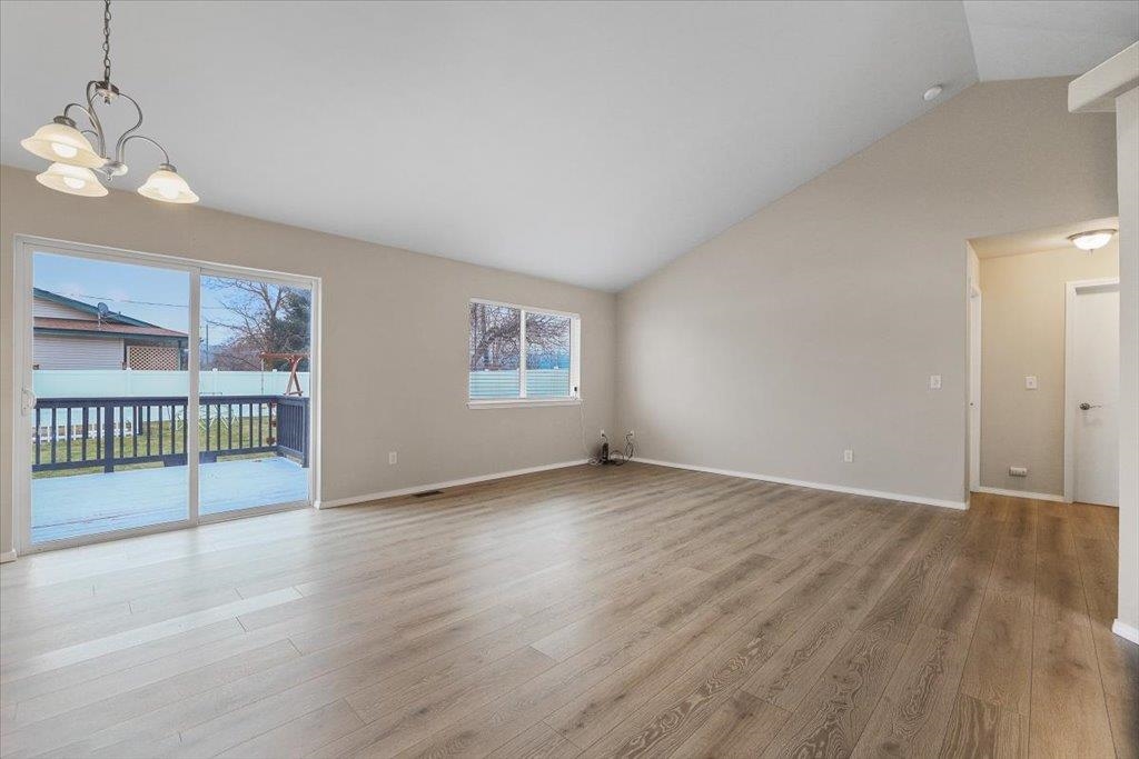 721 South McMillan Road Spokane Valley, WA 99016 - Photo 9 of 35