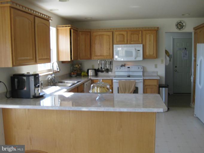 19740 Telegraph Springs Road Purcellville, VA 20132 - Photo 21 of 29 Kitchen