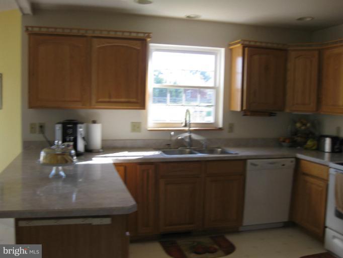 19740 Telegraph Springs Road Purcellville, VA 20132 - Photo 23 of 29 Kitchen