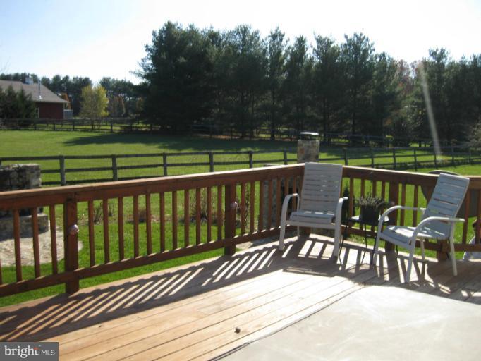 19740 Telegraph Springs Road Purcellville, VA 20132 - Photo 25 of 29 Exterior (Rear)