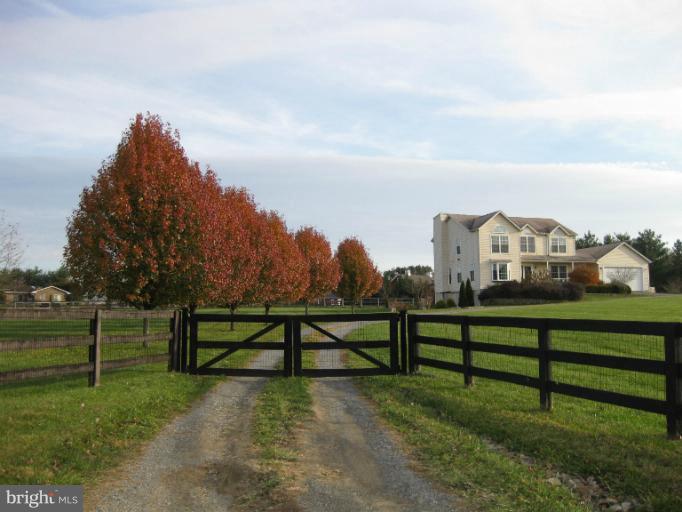 19740 Telegraph Springs Road Purcellville, VA 20132 - Photo 26 of 29 Exterior (Front)