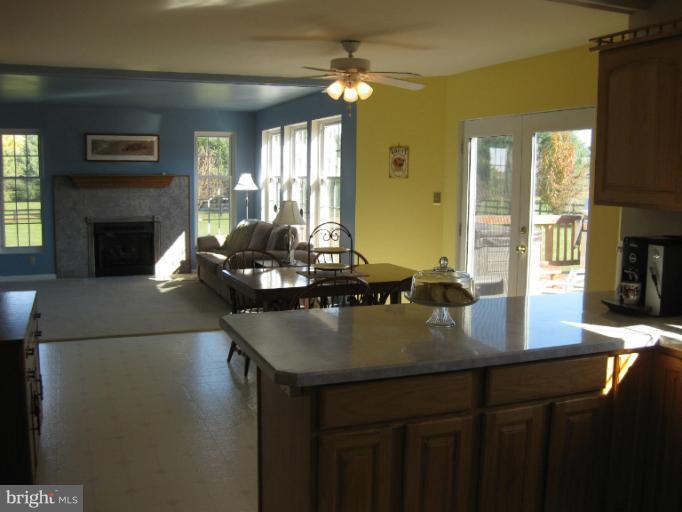 19740 Telegraph Springs Road Purcellville, VA 20132 - Photo 9 of 29 Interior (General)