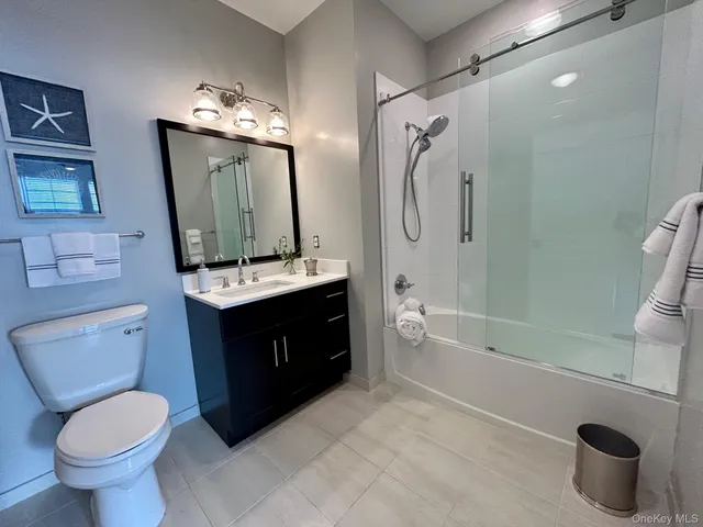 $2,995 | 75 East Hoffman Avenue, Unit 1086, Lindenhurst, NY 11757