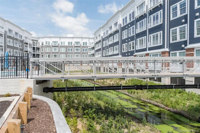 $2,995 | 75 East Hoffman Avenue, Unit 1086, Lindenhurst, NY 11757