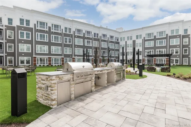 $2,995 | 75 East Hoffman Avenue, Unit 1086, Lindenhurst, NY 11757