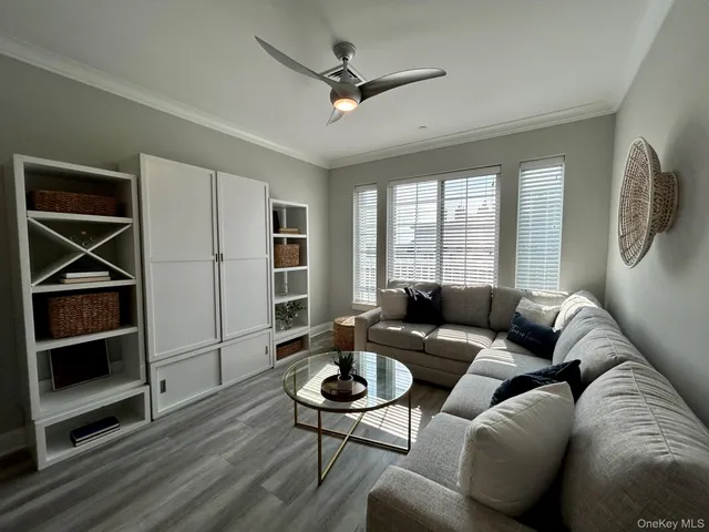 $2,995 | 75 East Hoffman Avenue, Unit 1086, Lindenhurst, NY 11757