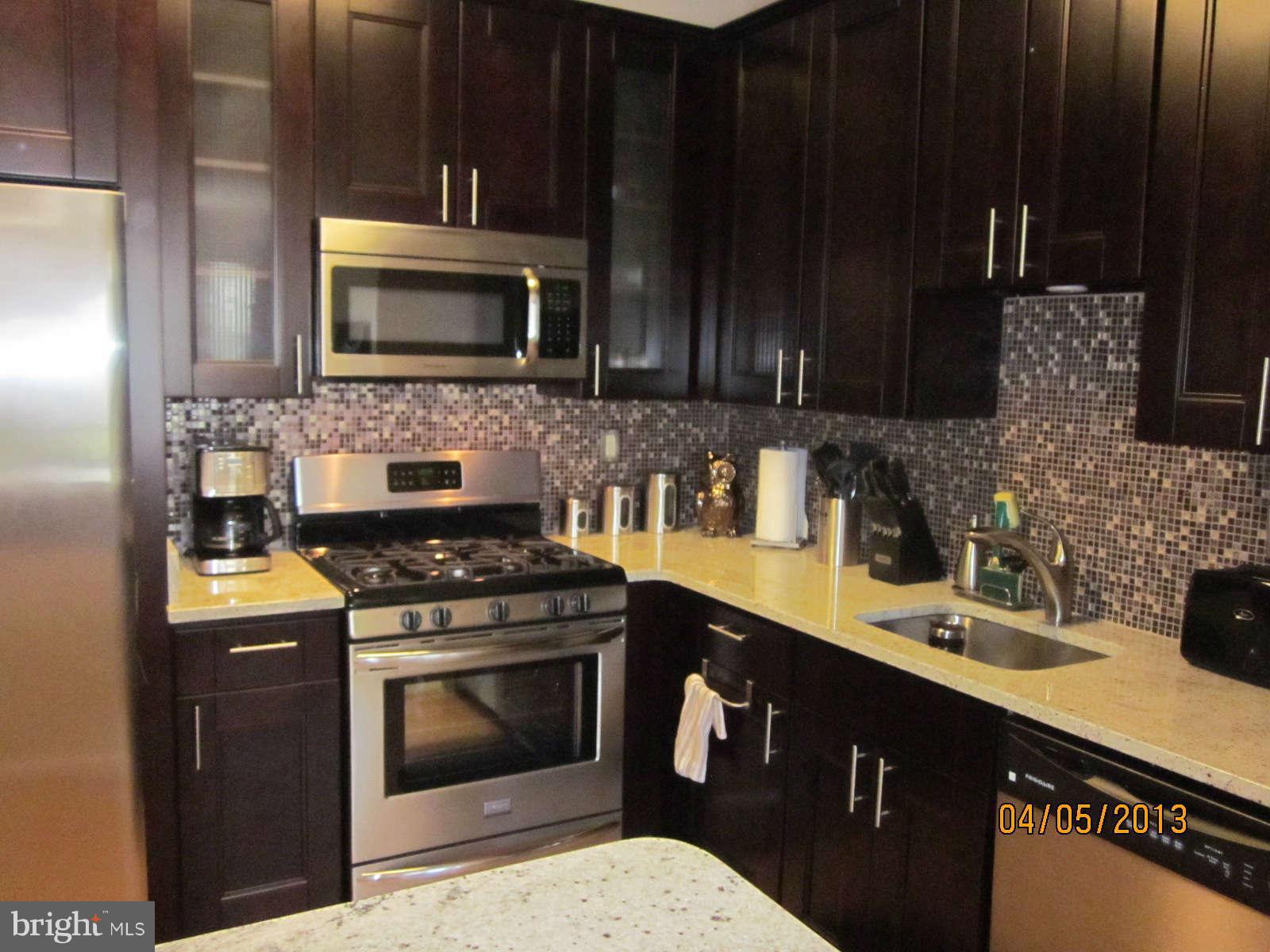 1305 Windleaf Drive, Unit 176 Reston, VA 20194 - Photo 13 of 28 Kitchen