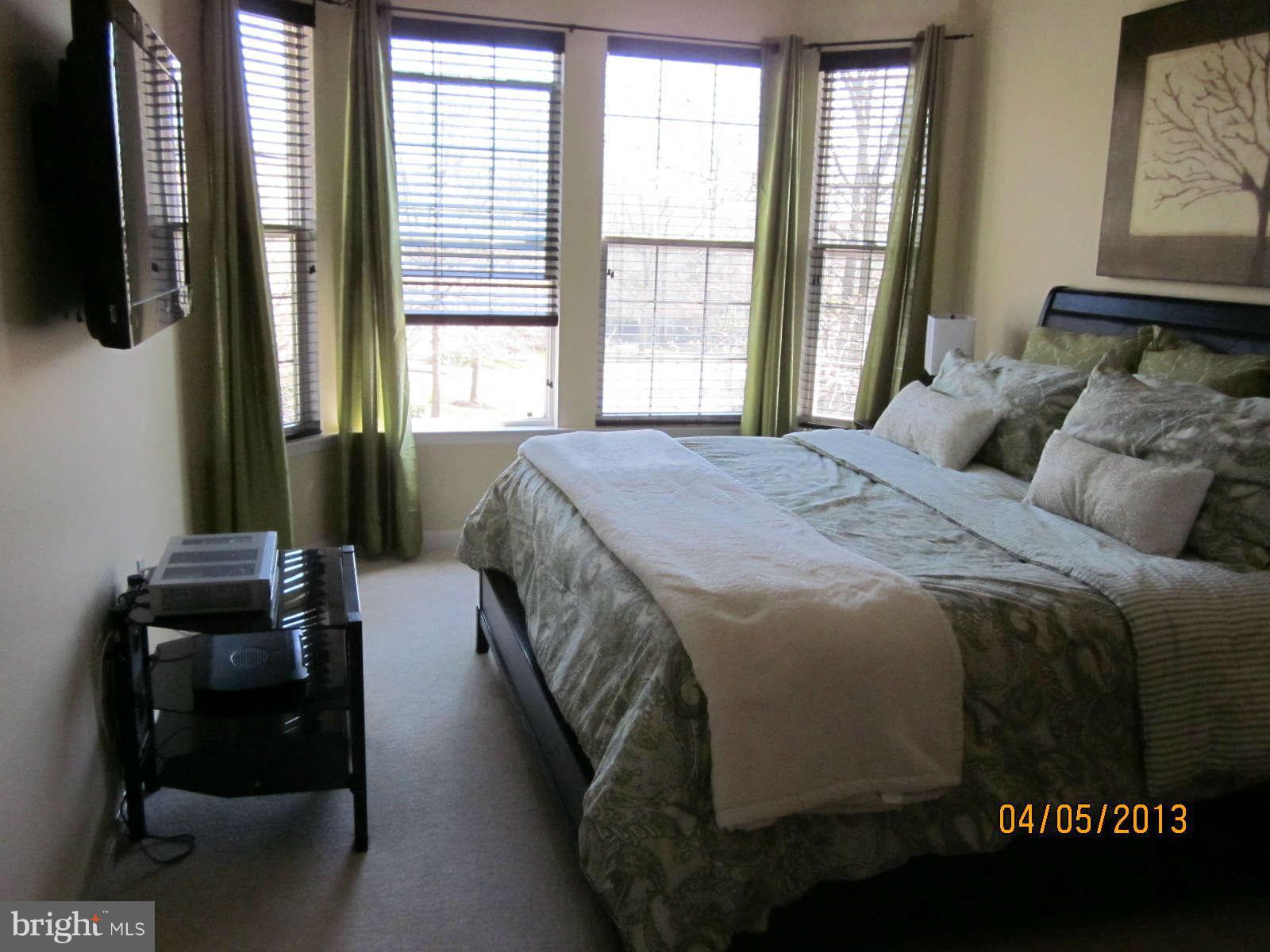 1305 Windleaf Drive, Unit 176 Reston, VA 20194 - Photo 18 of 28 Bedroom (Master)