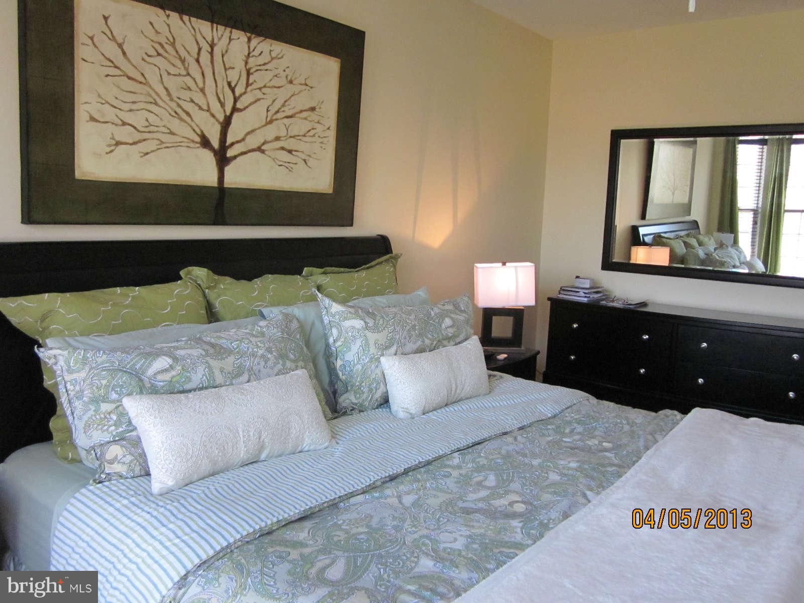 1305 Windleaf Drive, Unit 176 Reston, VA 20194 - Photo 20 of 28 Bedroom (Master)