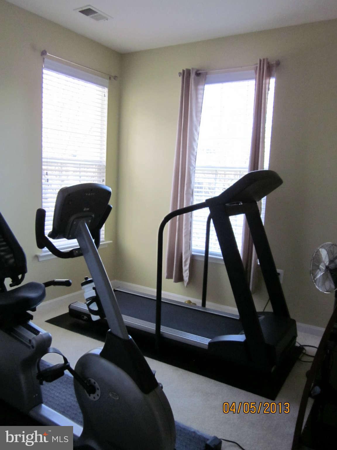 1305 Windleaf Drive, Unit 176 Reston, VA 20194 - Photo 24 of 28 Bedroom