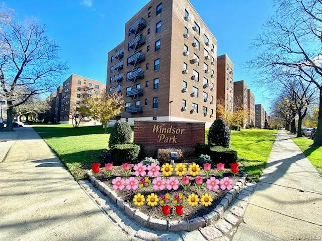 $399,998 | 75-08 Bell Boulevard, Unit 2J | Oakland Gardens