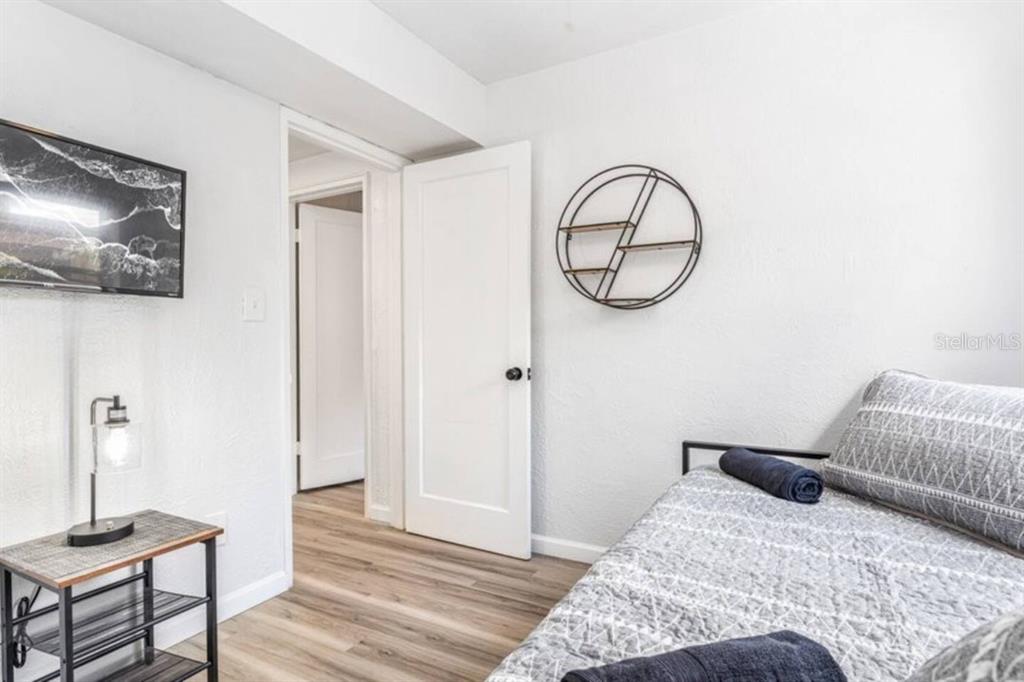 1214 North Pine Hills Road Orlando, FL 32808 - Photo 15 of 36