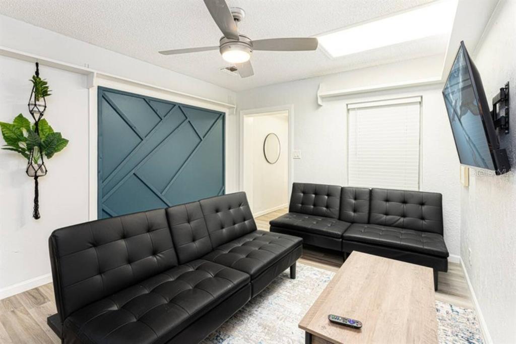 1214 North Pine Hills Road Orlando, FL 32808 - Photo 4 of 36