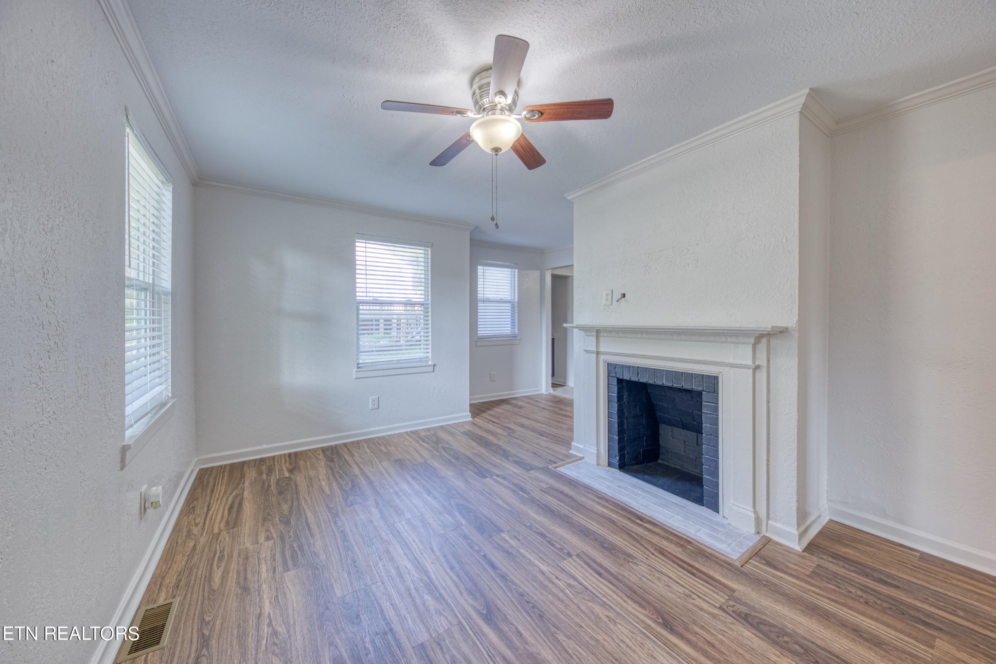 4509 Hillview Road Knoxville, TN 37919 - Photo 3 of 17 Gallery Image 3