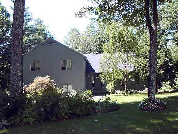 26 Holt Road Amherst, NH 03031 - Photo 1 of 5