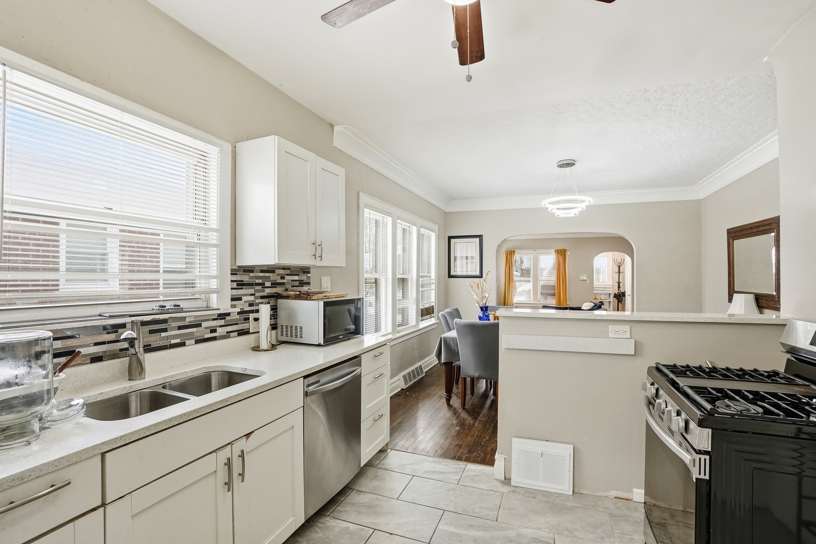 126 Warren Street Calumet City, IL 60409 - Photo 5 of 23