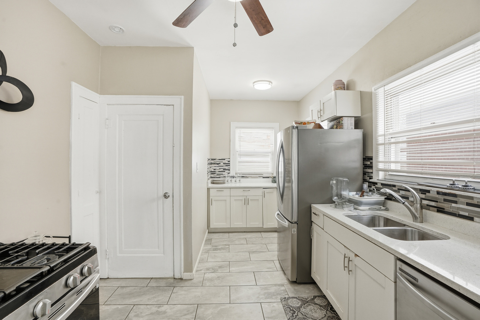 126 Warren Street Calumet City, IL 60409 - Photo 8 of 23